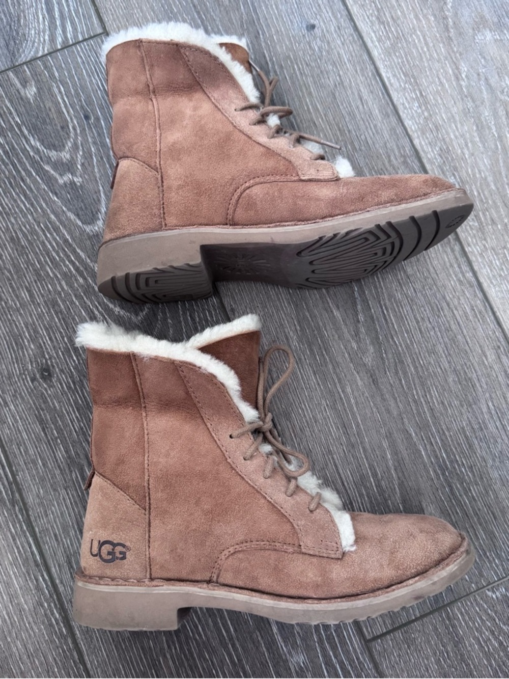 UGG Quincy Boots in Chestnut